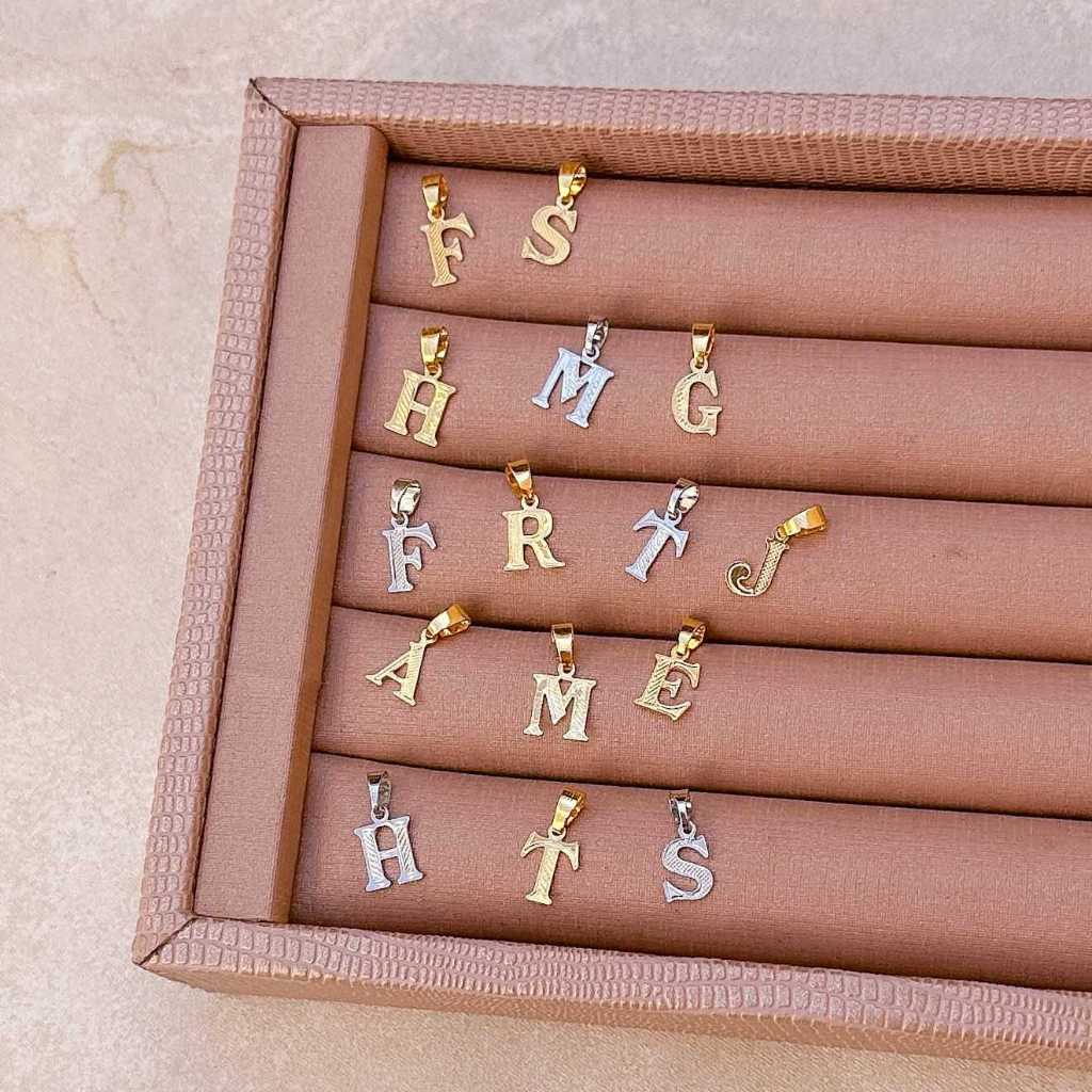 [ SEMI JOIA ] Pingente Letra Inicial Minimalista Delicada Banhado em Ouro 18k Alto Padrão
