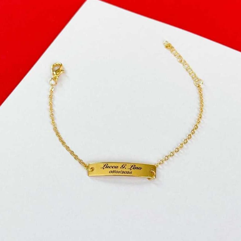 [ SEMI JOIA ] Pulseira Infantil Recem Nascido Personalizado Placa Nome Data Gravação Banho Ouro 18k