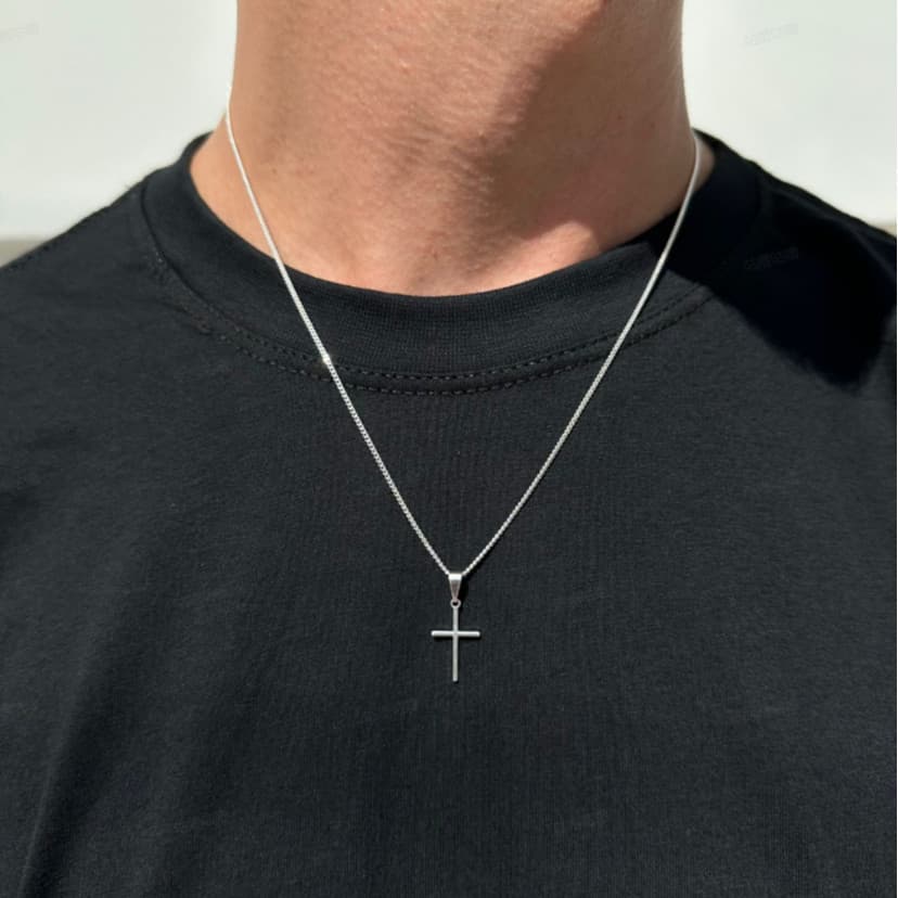 Colar Minimalista Com Pingente De Cruz , Joia Elegante Masculina , Presente Em Qualquer Ocasião