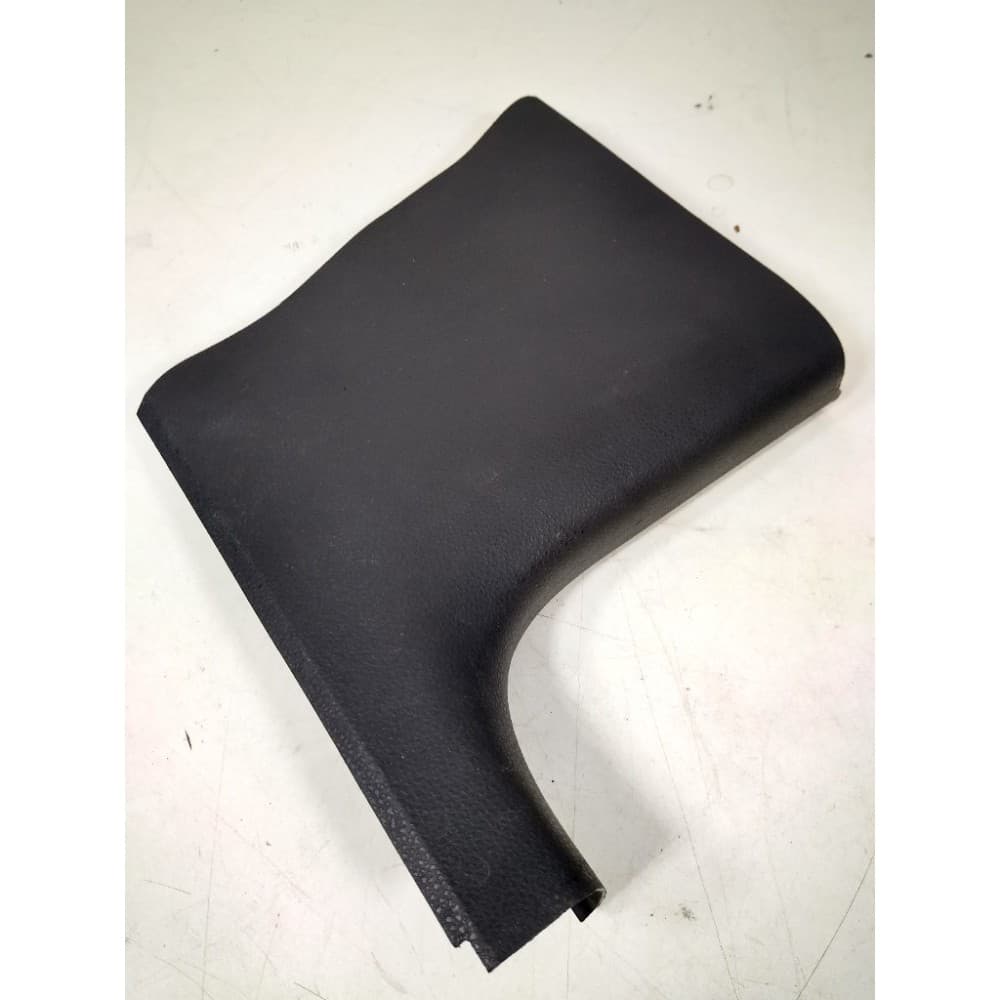 Soleira De Porta Dianteira Direito Vw Polo Sedan 2012